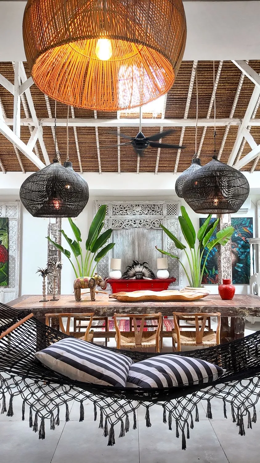 4 Bedroom Vintage and Unique Villa near the Beach Cemagi