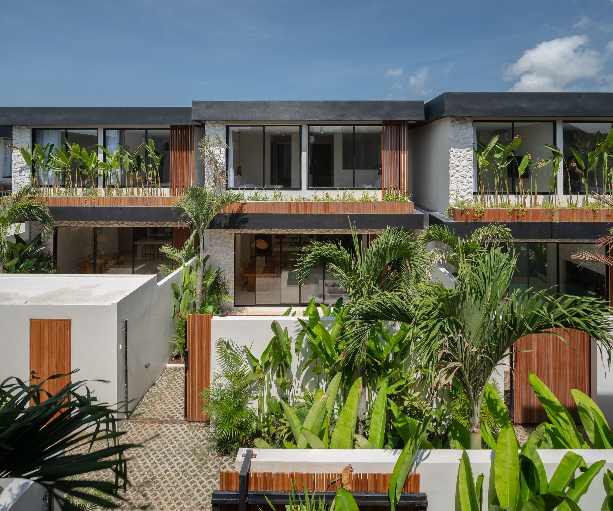 Exclusive 1 & 2 Bedroom Tropical Villas | Premium Bali Investment