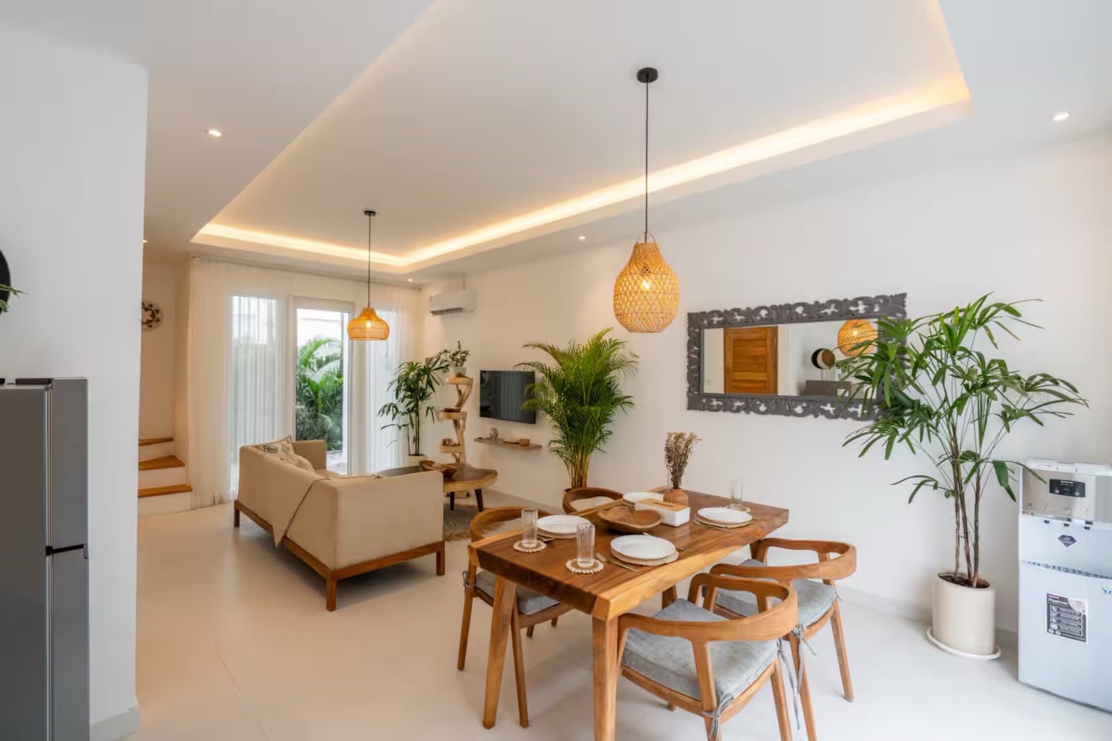 Modern 2-Bedroom Sleek Natural Villa in Padonan, Canggu