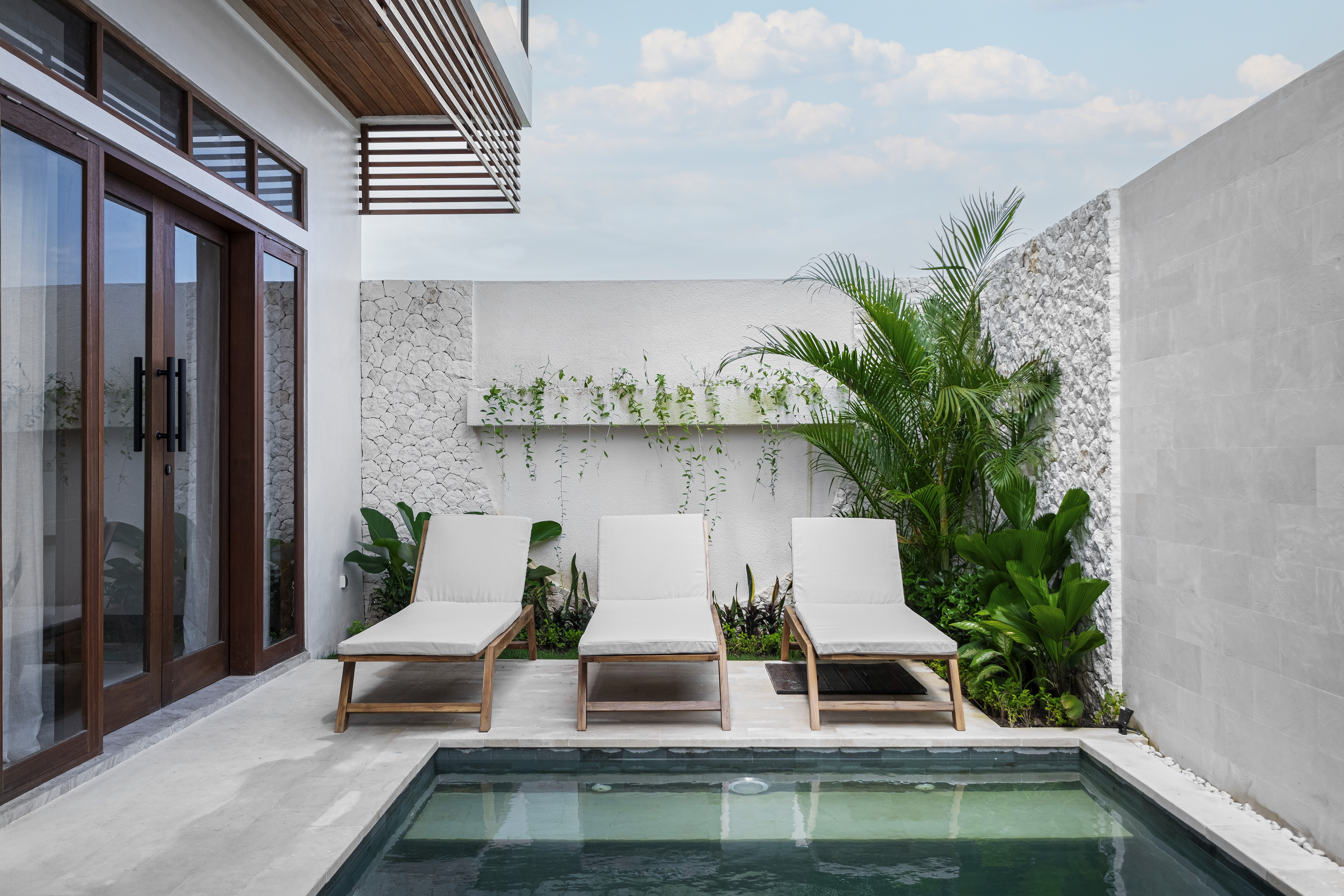 Stunning 3BR Villa with Unobstructed Rice Field & Ocean Views in Pererenan